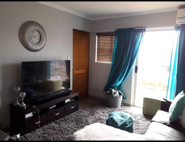 1 BEDROOM APARTMENT FOR SALE IN GREENSTONE HILL